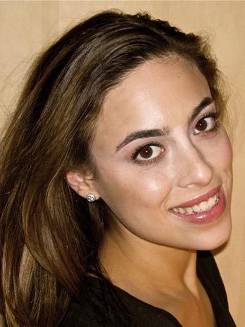 Headshot Sophie Alpern