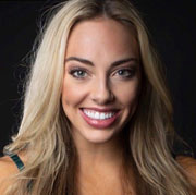 Headshot: Zoey Anderson headshot