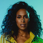 Headshot: Chloe Arnold headshot