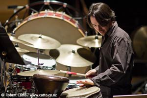 Headshot Damien Bassman