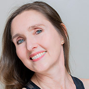 Headshot: Michelle Cave headshot