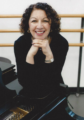 Headshot Sophie Chandler