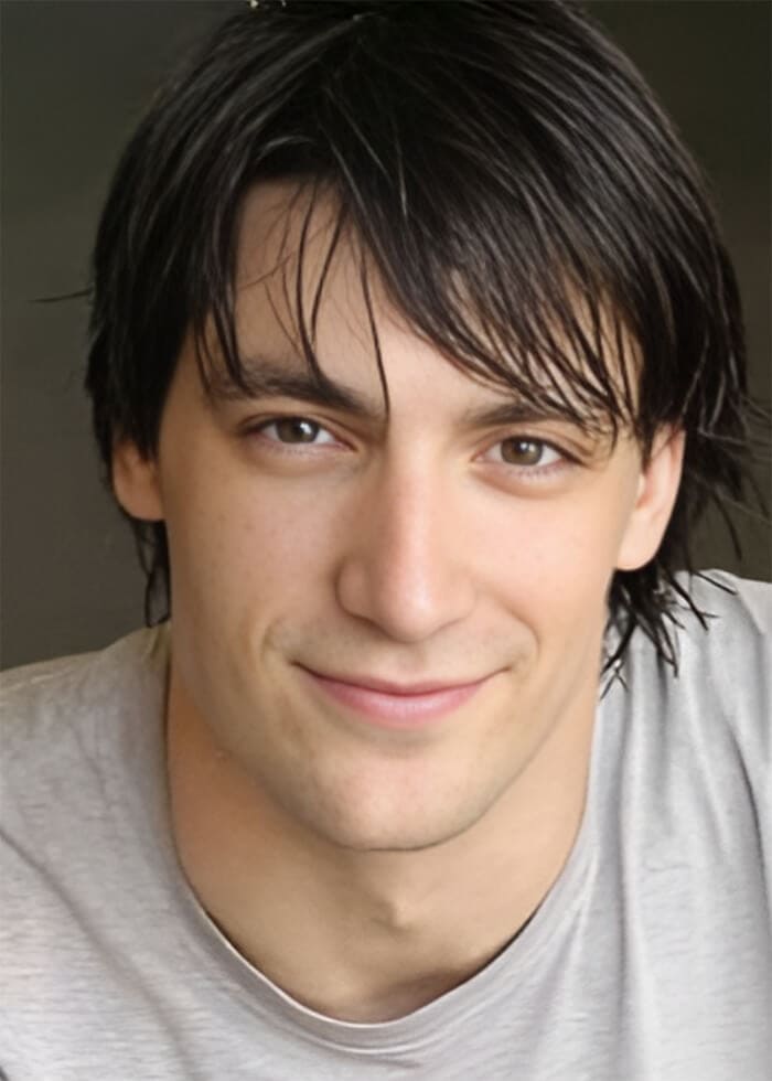 Chris Compton headshot