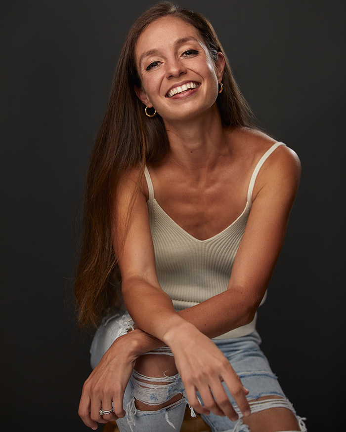 Danielle Diniz headshot