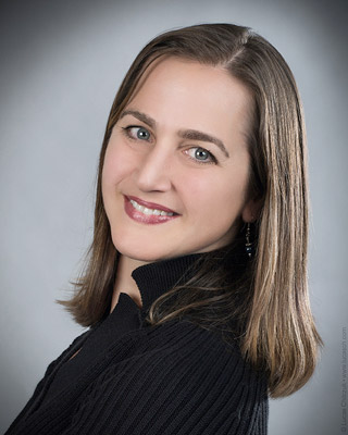 Headshot Nicole Duffy