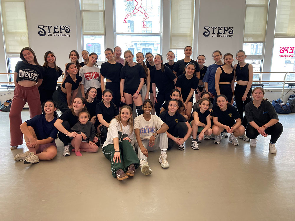 group dance class visit with Fior Di Stella with Eboni Osavio 4/19/25