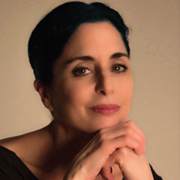 Headshot: Linda Gelinas headshot