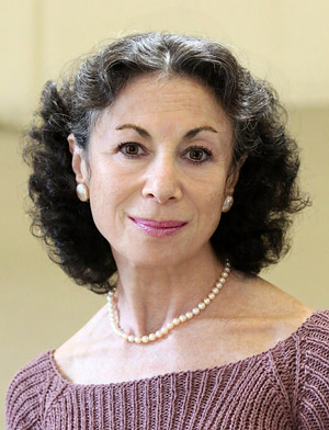 Headshot Elena Kunikova