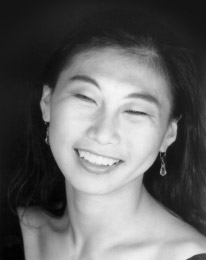 Headshot Tomiko Magario