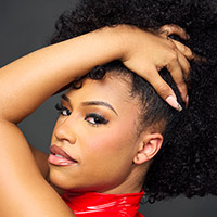 Headshot: Frida Molina headshot