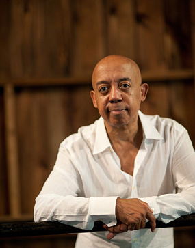 Headshot Milton Myers