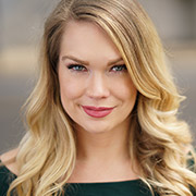 Headshot: Jenny Oehlwein