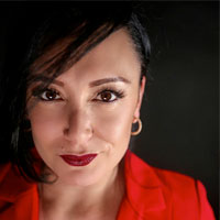 Headshot: Traci Reszetylo