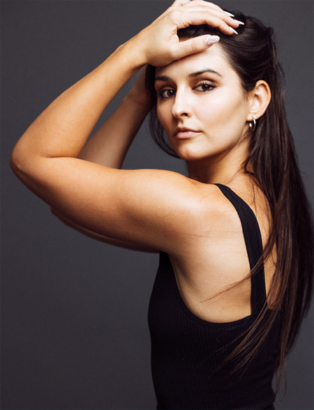 Headshot Chloe Roberts