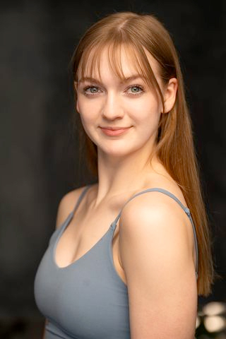 Headshot Gabi Roller