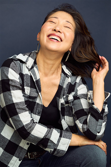 Headshot Lainie Sakakura