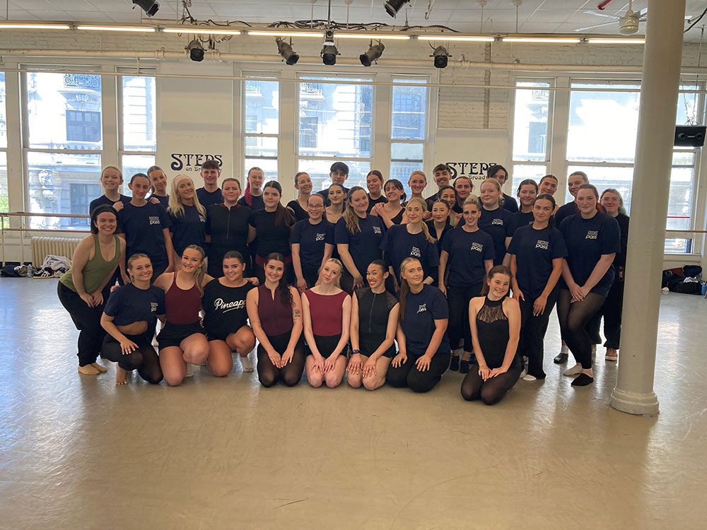 Group dance class visit from Study Link Tours-Edinburgh College with Rebecca Frazier 5/10/25