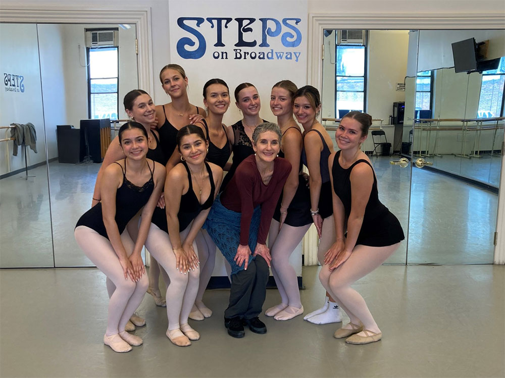 group dance class visit from Worldstrides Travel/Palm Desert High School with Jen Kreichman 4/23/25